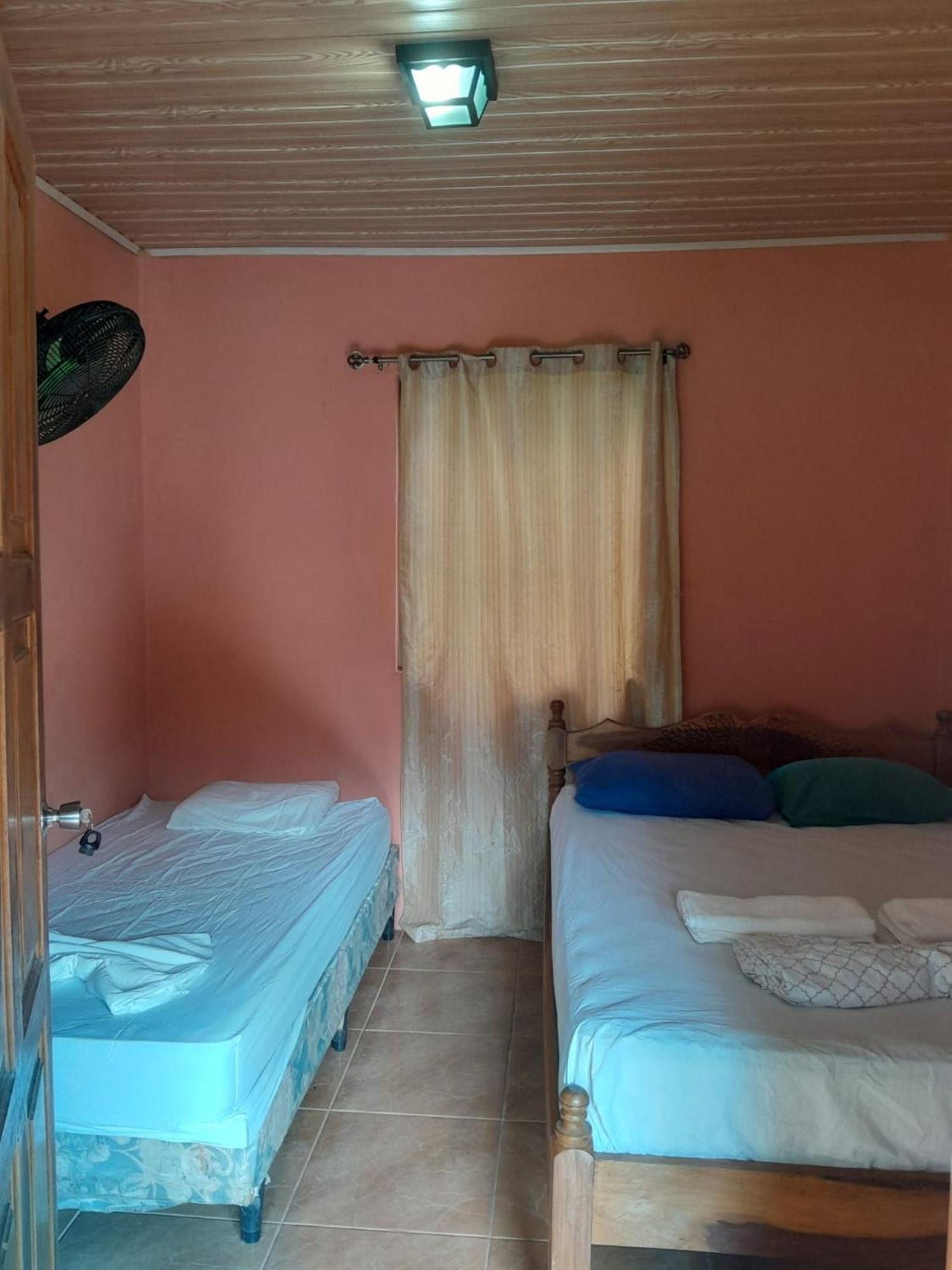 Hostel Los Chocoyos Мерида Экстерьер фото