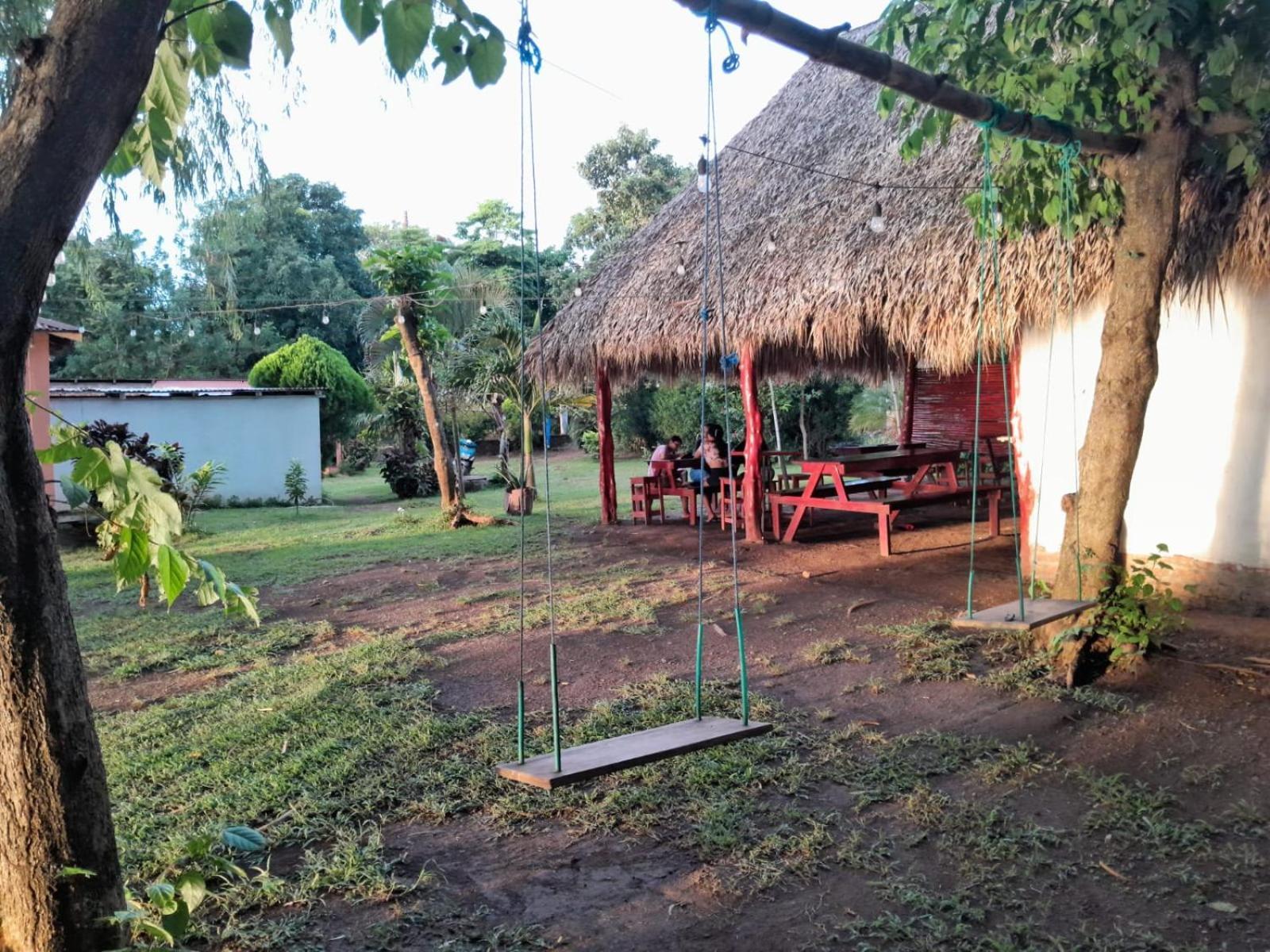Hostel Los Chocoyos Мерида Экстерьер фото